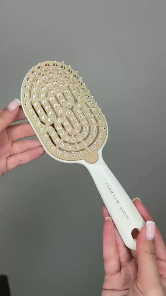 Flawless Hair® Self-Cleaning Brush